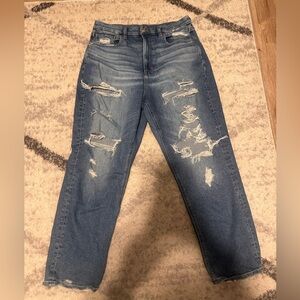 American Eagle Curvy cropped mom jean. Distressed. Size 12.